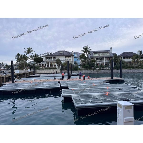 LLDPE Floaters Marine Grade Modular Floating Dock with Customized Size for Commercial and Recreational Use