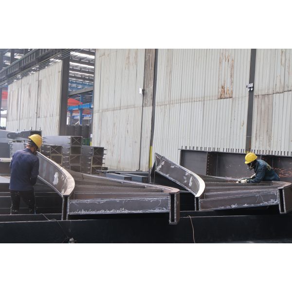 Versatile Steel Structure Workshop with Q355 and Q235 Steel and Alkyd Primer DFT 75um for Industrial Environments