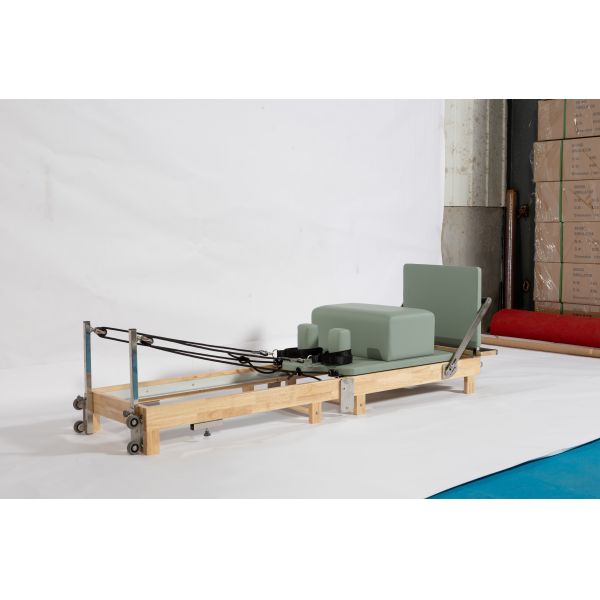 Foldable Oak Pilates Reformer U+PL015B with Enclosed Aluminum Alloy Track
