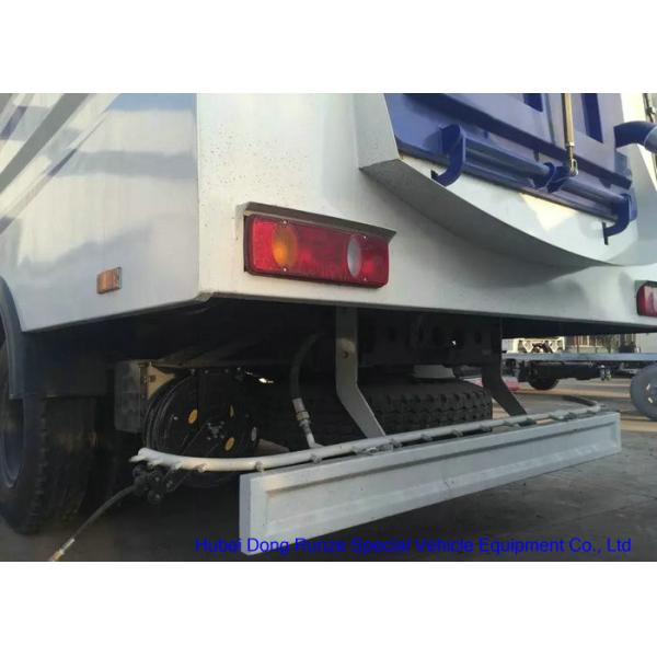 Kingrun Broom Road Sweeper Truck With Brushes And High Pressure Water 8CBM