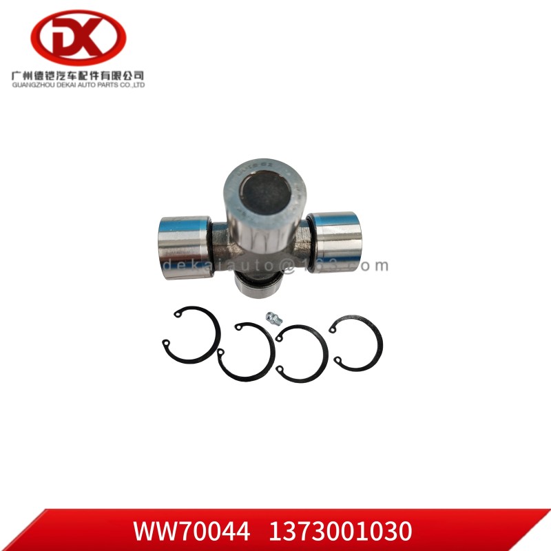 Universal Joint 35*104mm 1373001030 1 37300103 0 for Isuzu MZZ6U Truck Parts