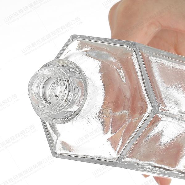 Collar de vidrio Botella de alto borosilicato para licores Whisky Gin Vodka Ron Tequila Vino helado