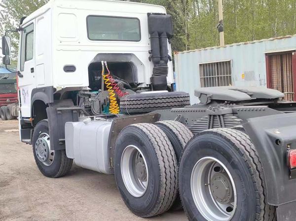 Sinotruk HOWO Caminhão-trator de 400 CV para call centers no estrangeiro e alta potência > 450 cv