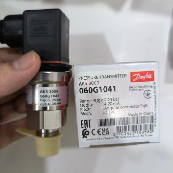060G1041 Danfoss AKS3000 Pressure Transmitter 0-25Bar 0-362.5Psi