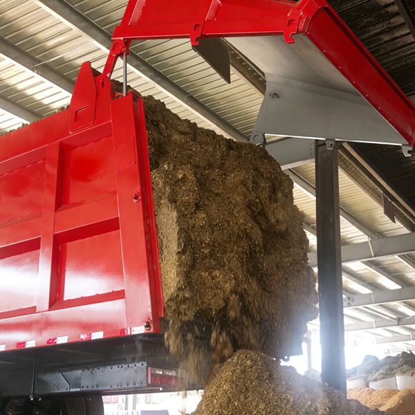 Reliable Silage Transfer Wagon Supporting Efficient Transport And Feeding Management