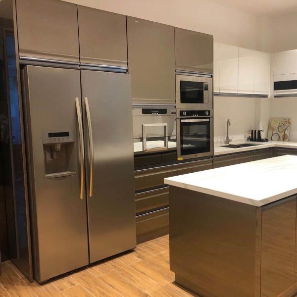 Специализированный современный дизайн Умная кухня Автоматические двери Кухонные шкафы