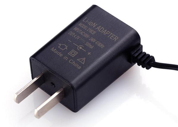 Small US Plug In Battery Charger Ultrasonic Mould 18650 Cell Charger 3.7 V 500mA