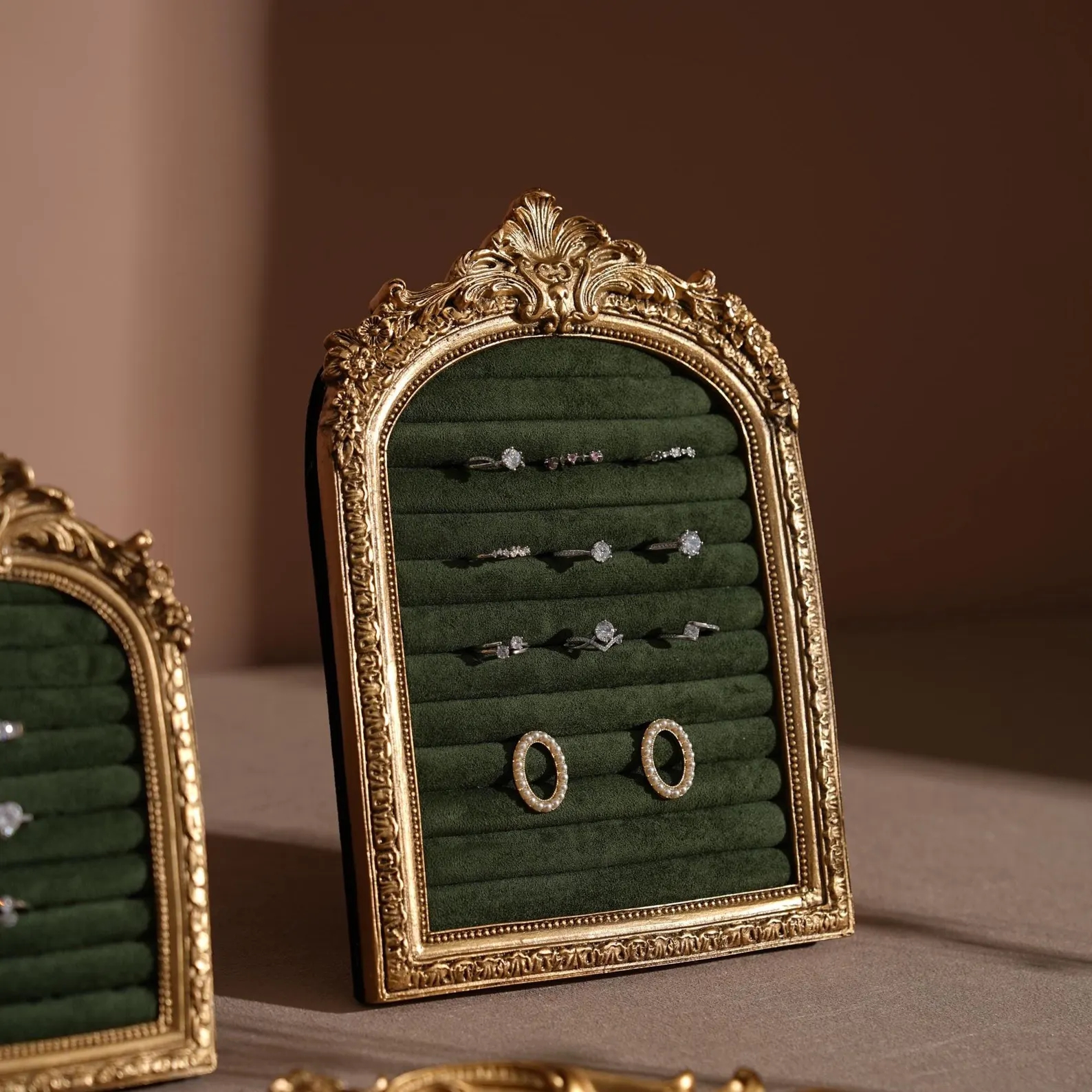 Baroque Style Gold Finish Necklace Holder with Customized Design Jewelry Display Stand