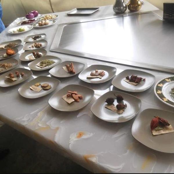 Le pont électrique japonais d'équipement de restaurant forment le Tableau de Teppanyaki pour le restaurant d'hôtel