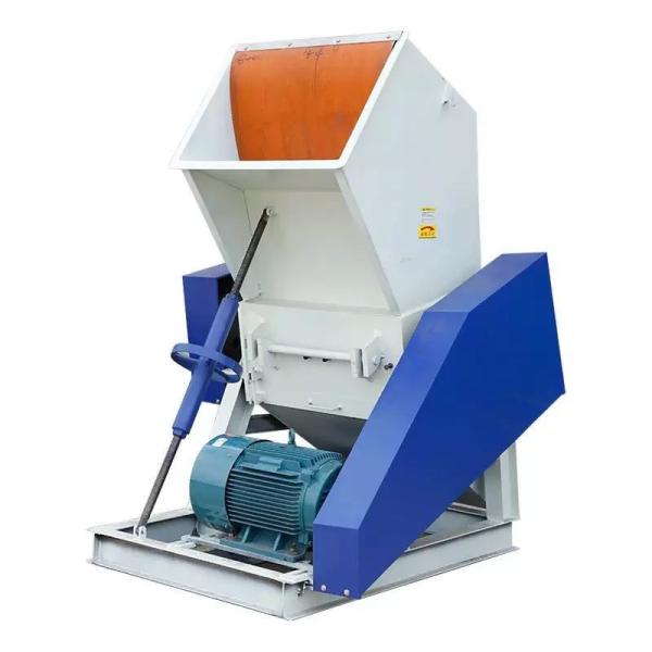 Machine de concassage en acier inoxydable à 6 lames en plastique avec 8-18 mm de maille d'écran 22kw de puissance
