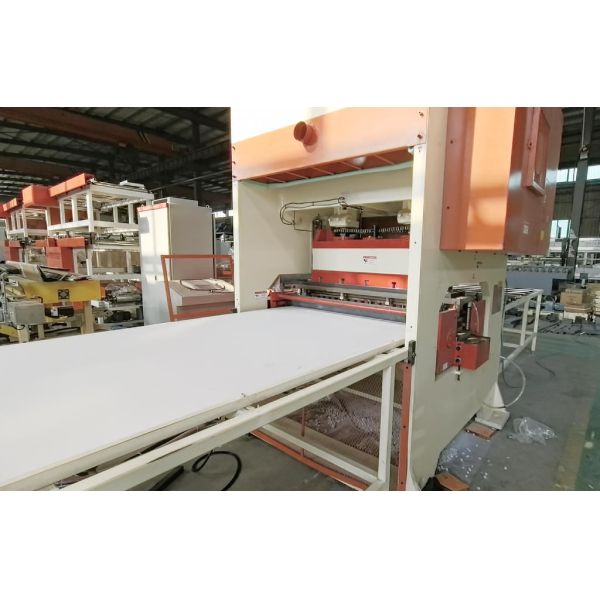 PLC Control 200t Pressure Perforation Machine with Customizable Hole Shapes for Board Punching