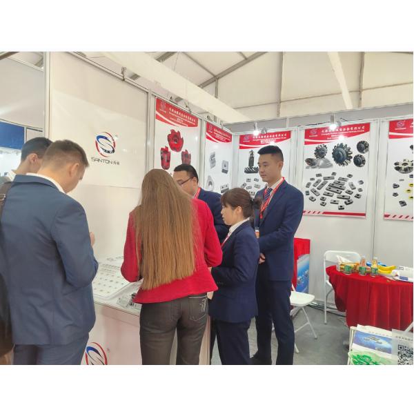 Карбид черного золота цементированный вводит вставки токарного станка P35 поворачивая отполировал поверхностное