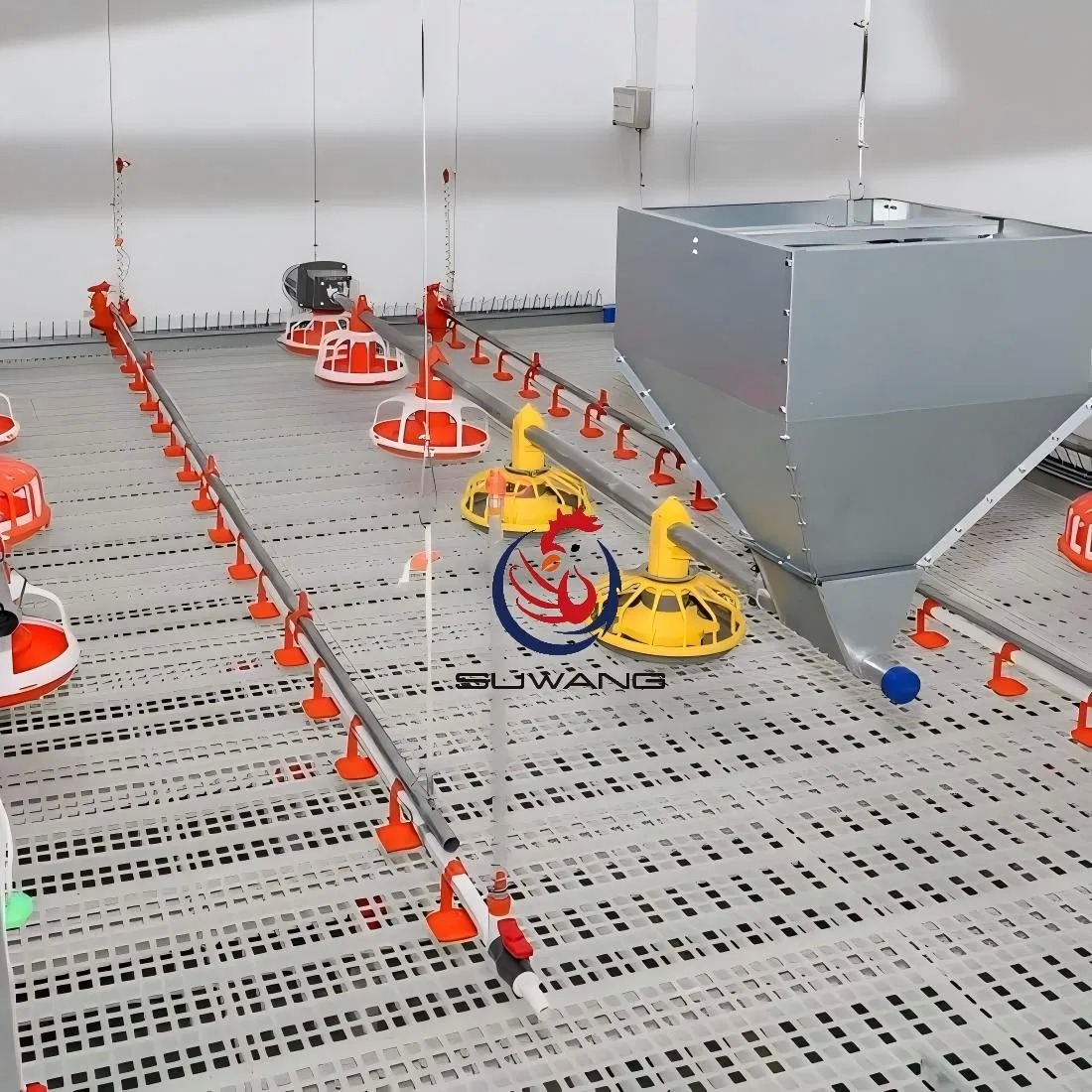 Smart Poultry Farm Equipment Automatic Chicken Farming Floor System Customized