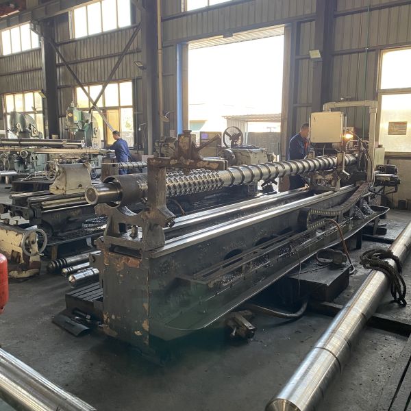 Plastic sheet and plate extruder screw and barrel