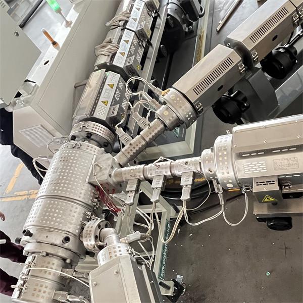 全自動三層共押出PE管生産システム 生産速度最大10m/分