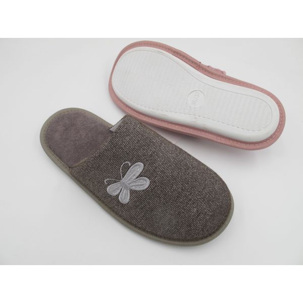 Anti-Slip Femmes Chaussures de maison avec les garnitures de la flèche