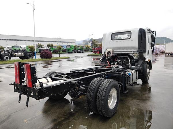 Multifunctional EV HEV Car Chassis Left Steering Cargo Van for 4x2 Dongfeng Electric Truck