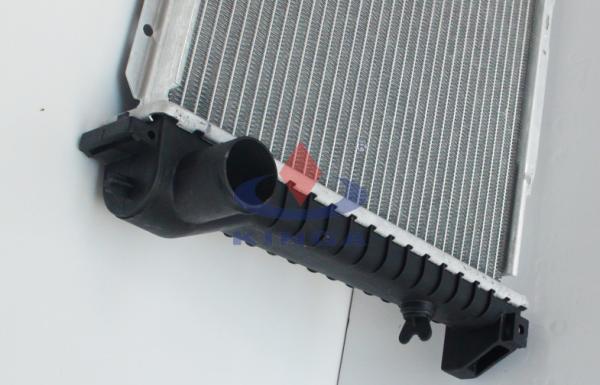 Aluminum Car BMW Radiator Replacement Of 520 / 525 / 530 / 730 / 740d 1998 , 2000 AT