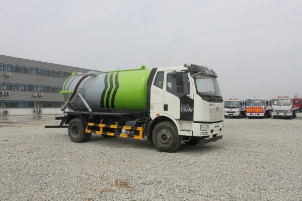 18000kg Jiefang J6L Sewage Suction Truck Vehicle Diesel Manual Transmission