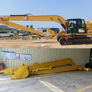 Sandblasting 20 Meters Long Reach Excavator Booms For  Hitachi