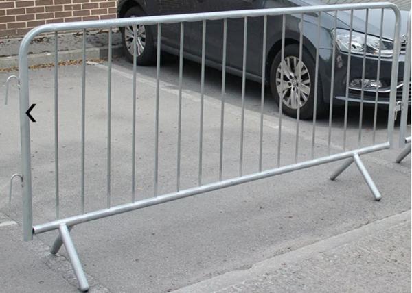 Hot - Dipped Galvanized Crowd Control Barricades Canada 1100X2200mm Size