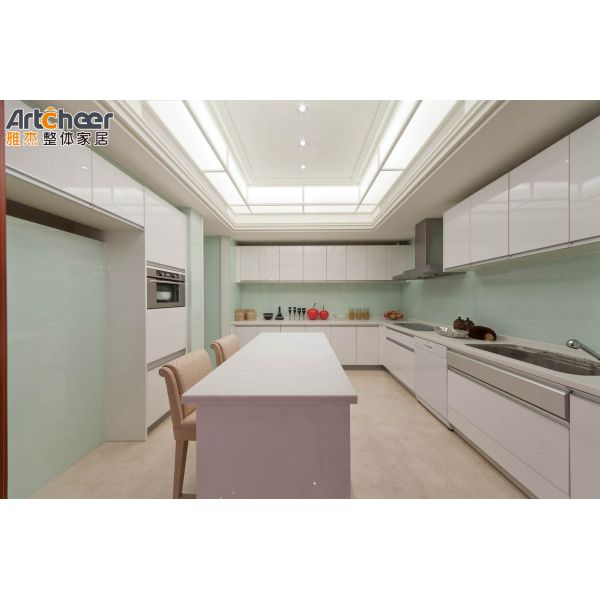 Imported Durable Kitchen Cabinet with Glass Door and Laminate Resin Countertop