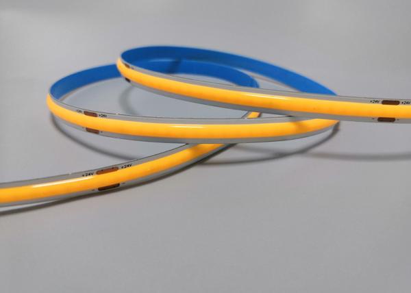 A espiga flexível da corrente de relógio da aleta 240chips/m 8W 800lm conduziu a tira