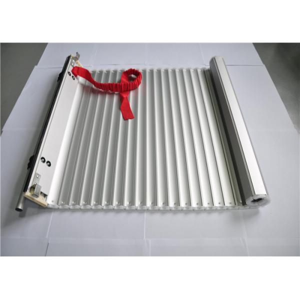 Porte en aluminium de volet de rouleau pour les véhicules spéciaux construits dans la bande en caoutchouc de camion de pompiers d'incidence