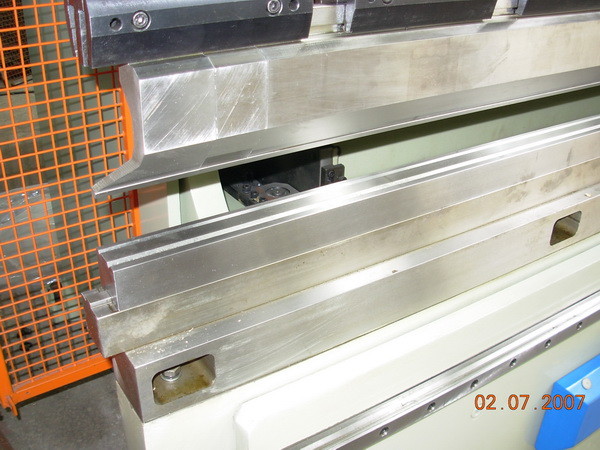 4 пути v умирают пресса тормоза CNC оборудуя и 60