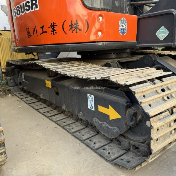 Originale Hitachi ZX68USR Excavateur 6380kg Caterpillar Mini Digger ZX60 Excavateur d'occasion