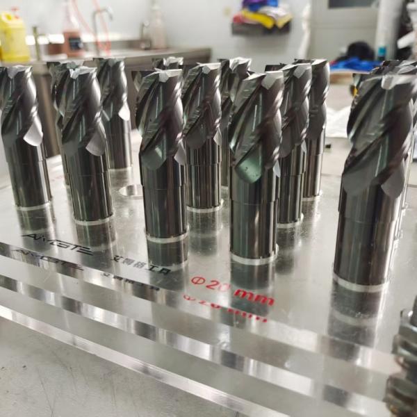 Smooth Surface Tough Carbide End Mill Milling Cutter General Purpose High Accuracy