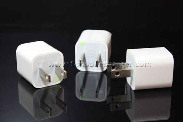 3rd-Generation Green Dot. USB Travel Charger for iphone 3G/4G