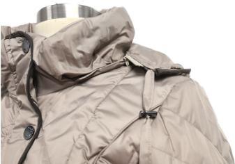 Heavy Thick Solid Hooded Coat For Women Short Type 100% Polyester Lining