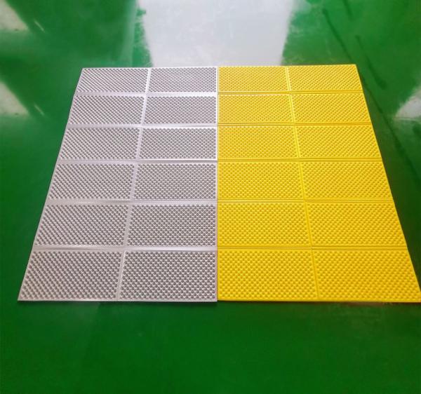 Waterproof Double Folding Sleep Mats Aluminum Film Closed cell Foam Sleeping Pad For Camping 2 Person