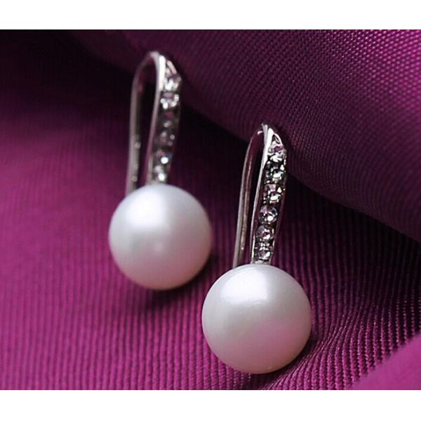 Freshwater pearl pendant earrings