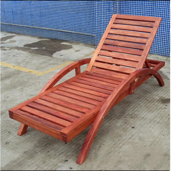 Relaxing Outdoor Furniture Pine Wood Recliner for Casual Seating at the Beach or Pool