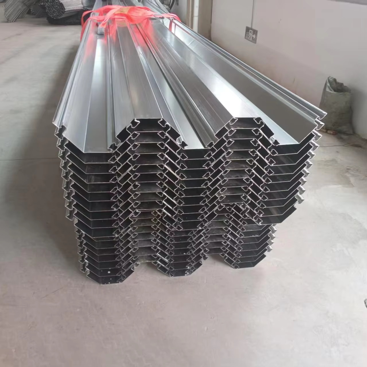 0.3-0.8mm PPGI Galvanized Sheet Aluminum Rain Gutter Roll Forming Machine Residential Commercial Building Roof Drainage Project