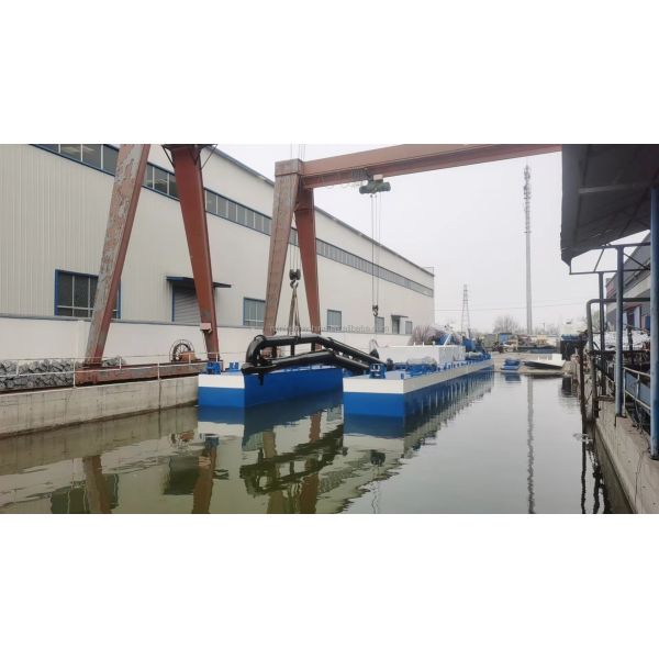 River / Sea Dredging Diesel Jet Suction Dredger With Multiple Pontoons