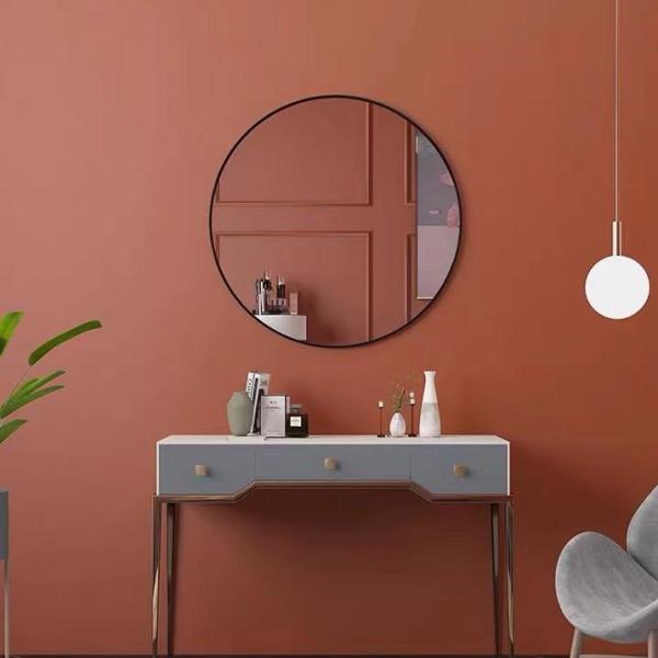 Вися зеркало стены комнаты прожития СИД золота подсвеченное подгоняет украшение