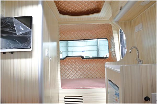 Licence Admitted Family Lightweight Off Road Camper Trailer With Spacious Living Room
