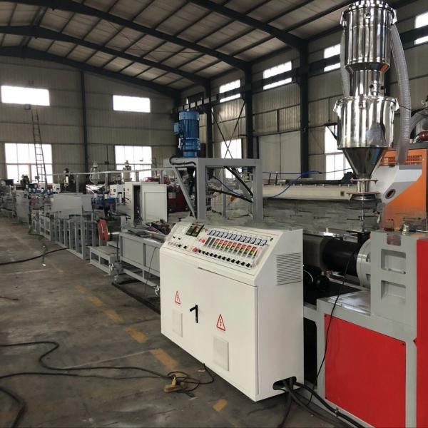 Ligne de production d'inverseurs ABB / Delta pour le traitement des plastiques