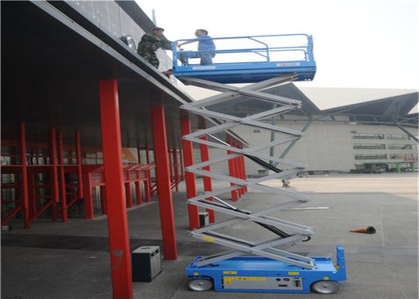 Customized Self Propelled Scissor Lift Widely Application 2100KG Weight