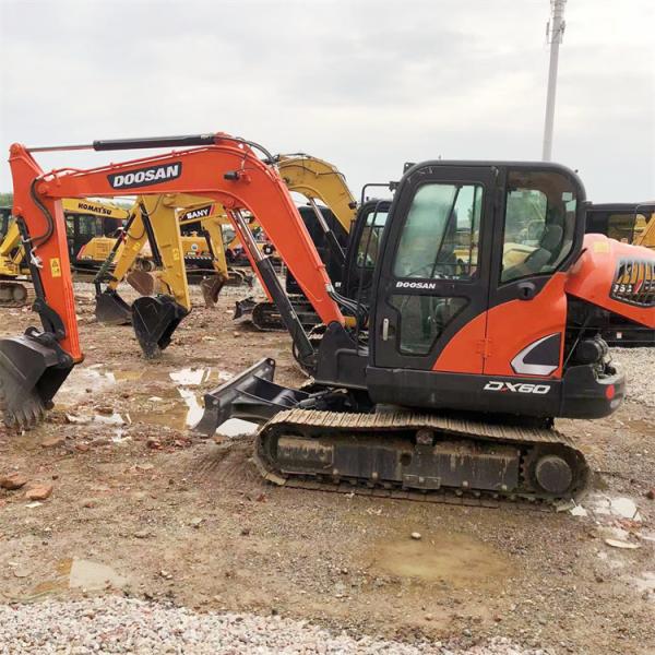 Working Condition Doosan DX60 Excavator 2019 Used Mini 6 Ton Excavator in Shanghai