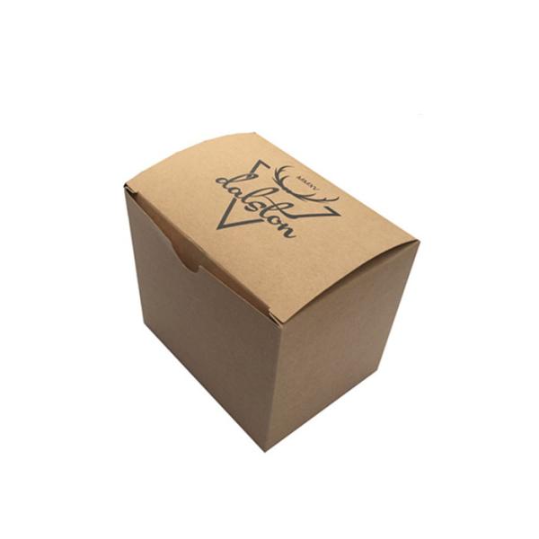 CMYK a coloré les boîtes postales de carton, réutilisant le boîte-cadeau ondulé