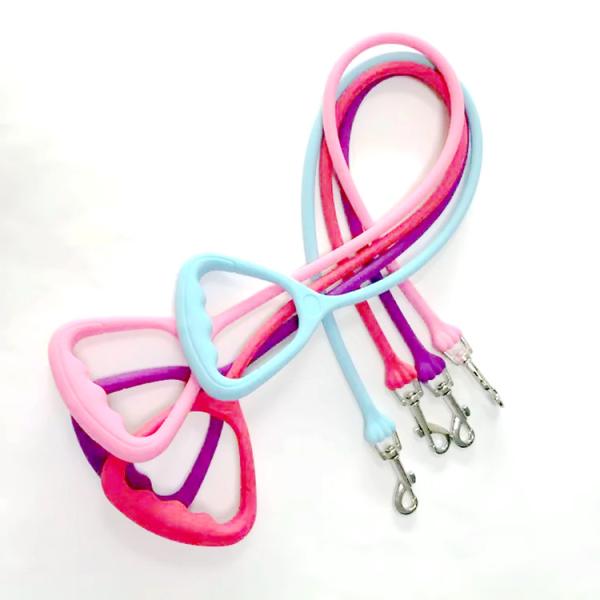 BPA Free Silicone Pet Supplies Cute Dog Collars And Leashes Reduces Plaque Buildup