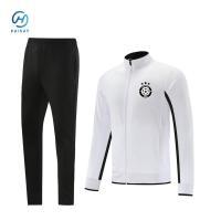 Liberte o seu potencial com o nosso logotipo da equipa de treino de futebol branco