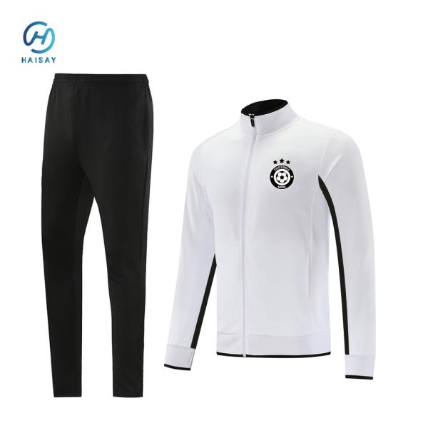 Liberte o seu potencial com o nosso logotipo da equipa de treino de futebol branco