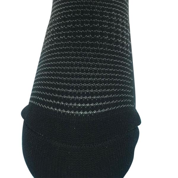 Custom Anti Slip Running Socks for Men and Women in Winter Season 100% Polyester