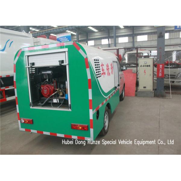 Mini High Pressure Washing Truck For Road Washing and Jetting Sewer 1000 Liters