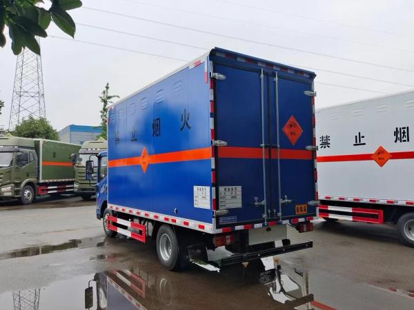 Dongfeng 4x2 6-ton, 8-ton, and 10 Ton Blasting Equipment Transport Vehicles for Sale